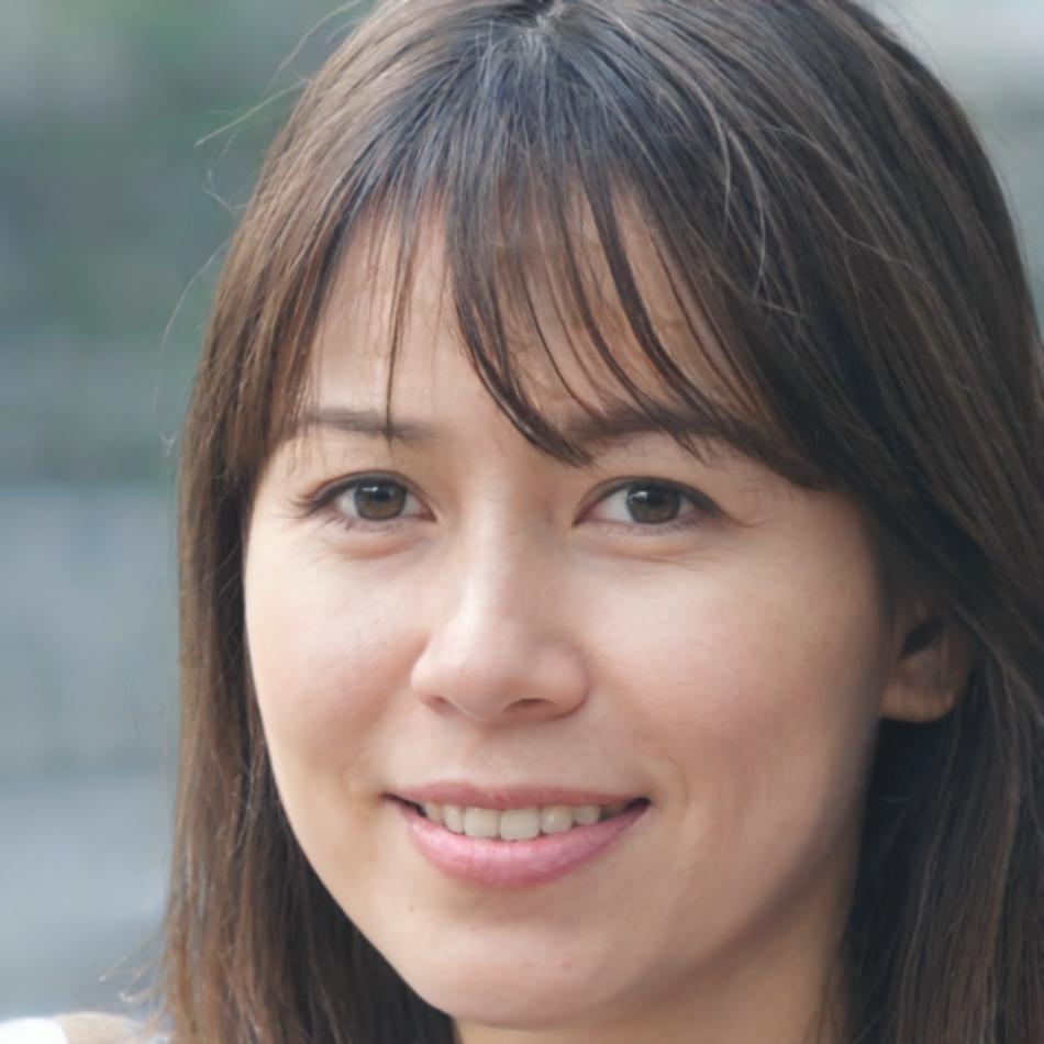 Elif Demir demonstrating automation tools