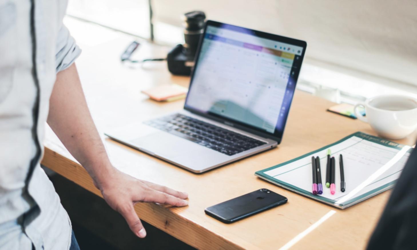 Comprehensive view of integrated financial management tools and automated reporting systems